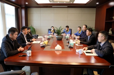 平湖市委常委、副市長戴振一行蒞臨景興紙業(yè)調(diào)研指導